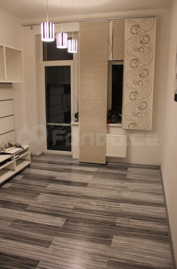 Realizace laminátové plovoucí podlahy Black & white Tarkett LAMIN ART 832